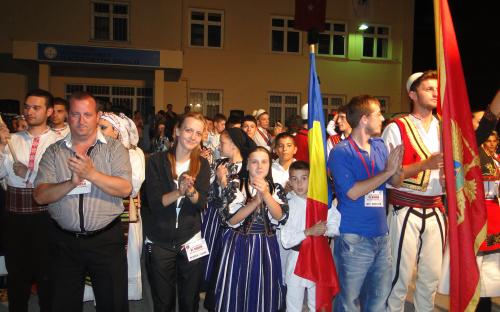  Ansamblul Folcloric Sinca Noua - 2011, Turcia, Bursa | Aplauze