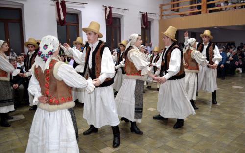 Joc din Tara Codrului -Brasov, Sinca Noua, Fosnic Comunitate, 25 februarie 2012 - Costume din Tara Codrului